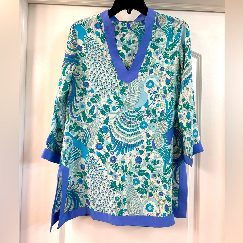 ANNIE GRIFFIN 100% SILK blouse with floral/ bird print. Size Small